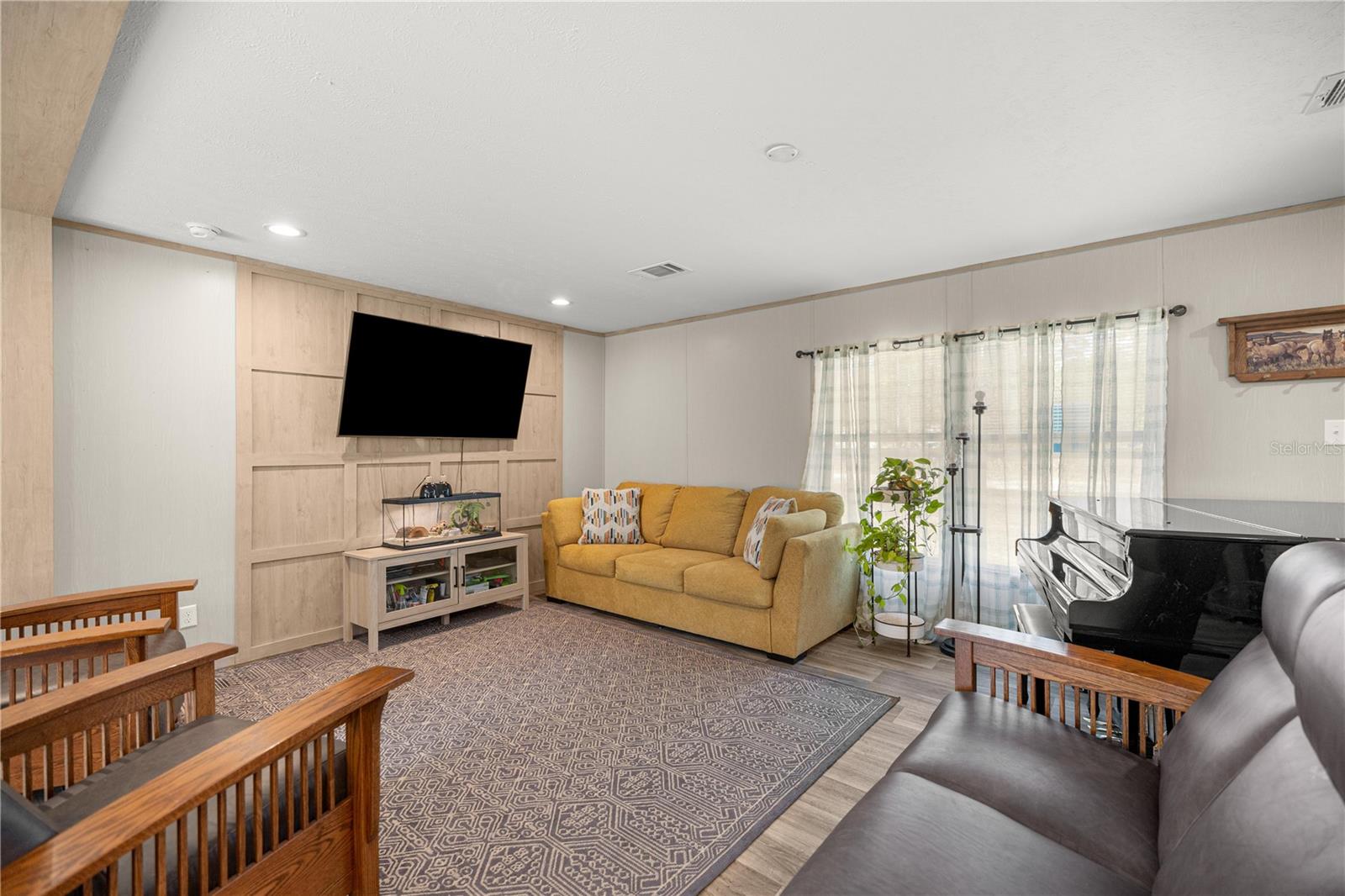 WILLISTON HIGHLANDS - Residential