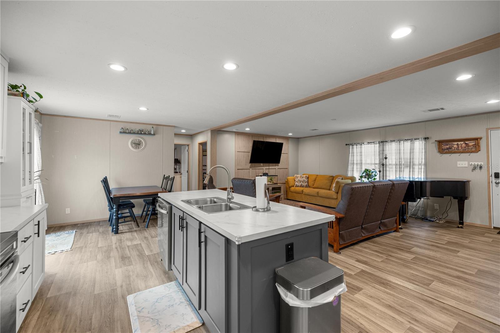 WILLISTON HIGHLANDS - Residential