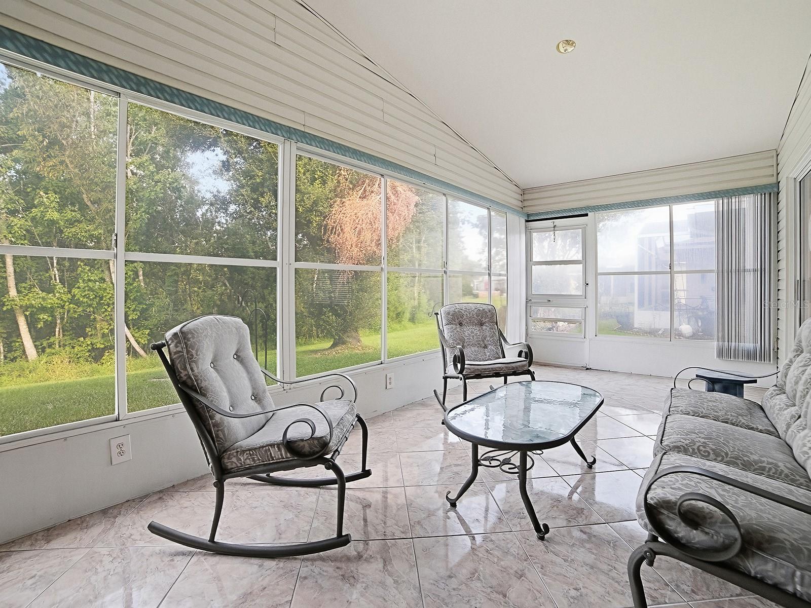 424 RANCHWOOD DRIVE