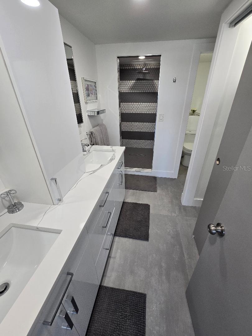 CONTINENTAL TOWERS INC CONDO - Residential