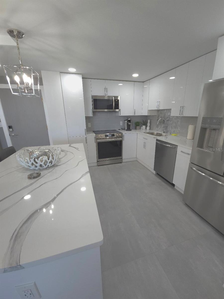 CONTINENTAL TOWERS INC CONDO - Residential