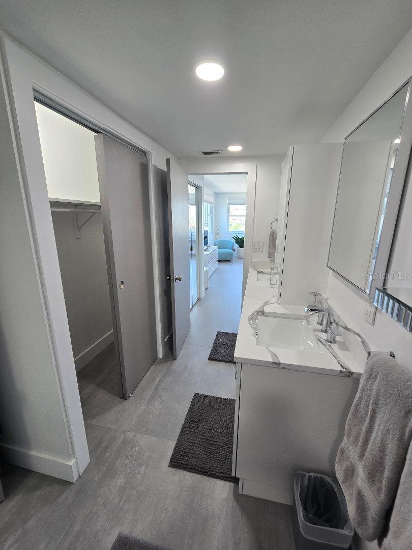 CONTINENTAL TOWERS INC CONDO - Residential