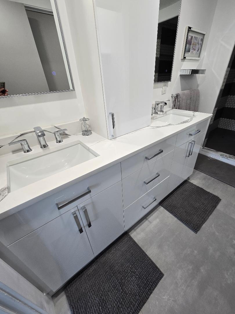 CONTINENTAL TOWERS INC CONDO - Residential