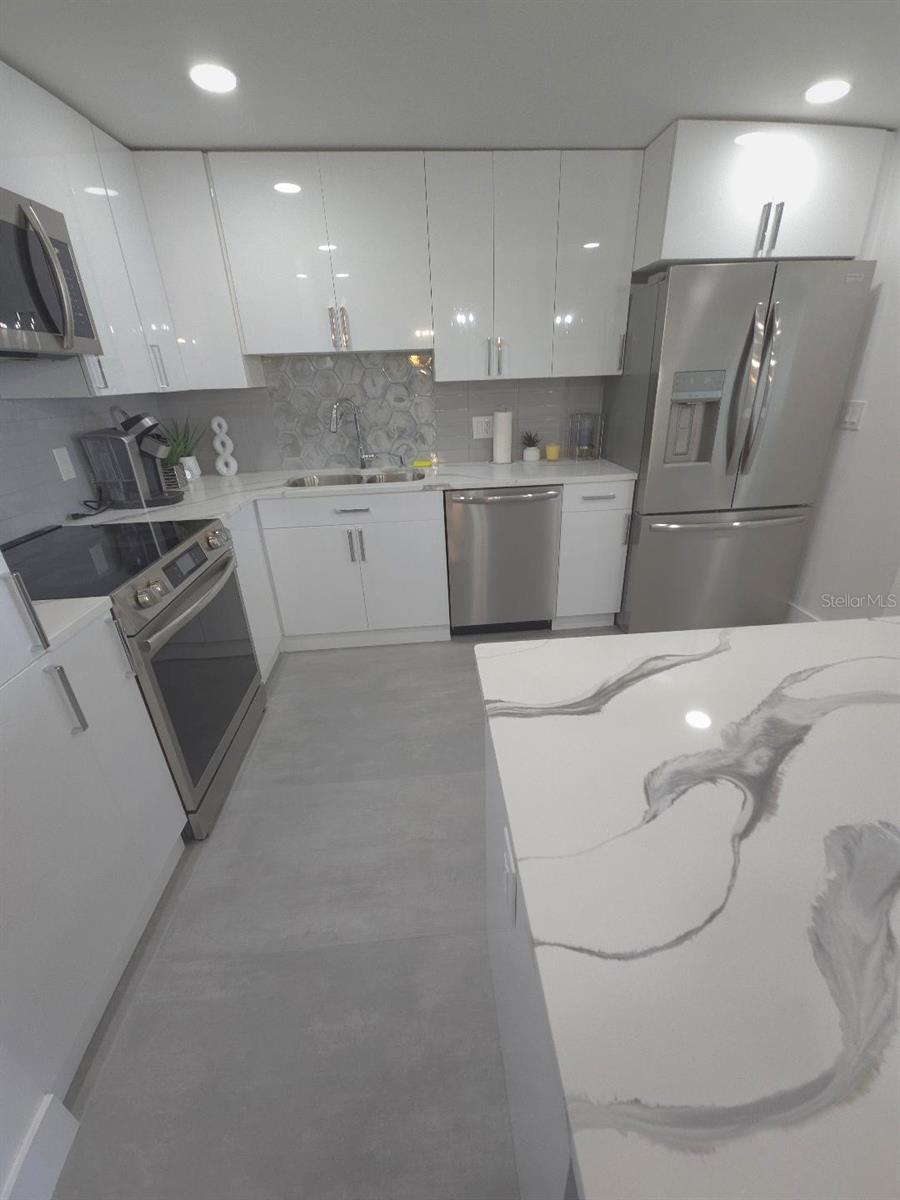 CONTINENTAL TOWERS INC CONDO - Residential