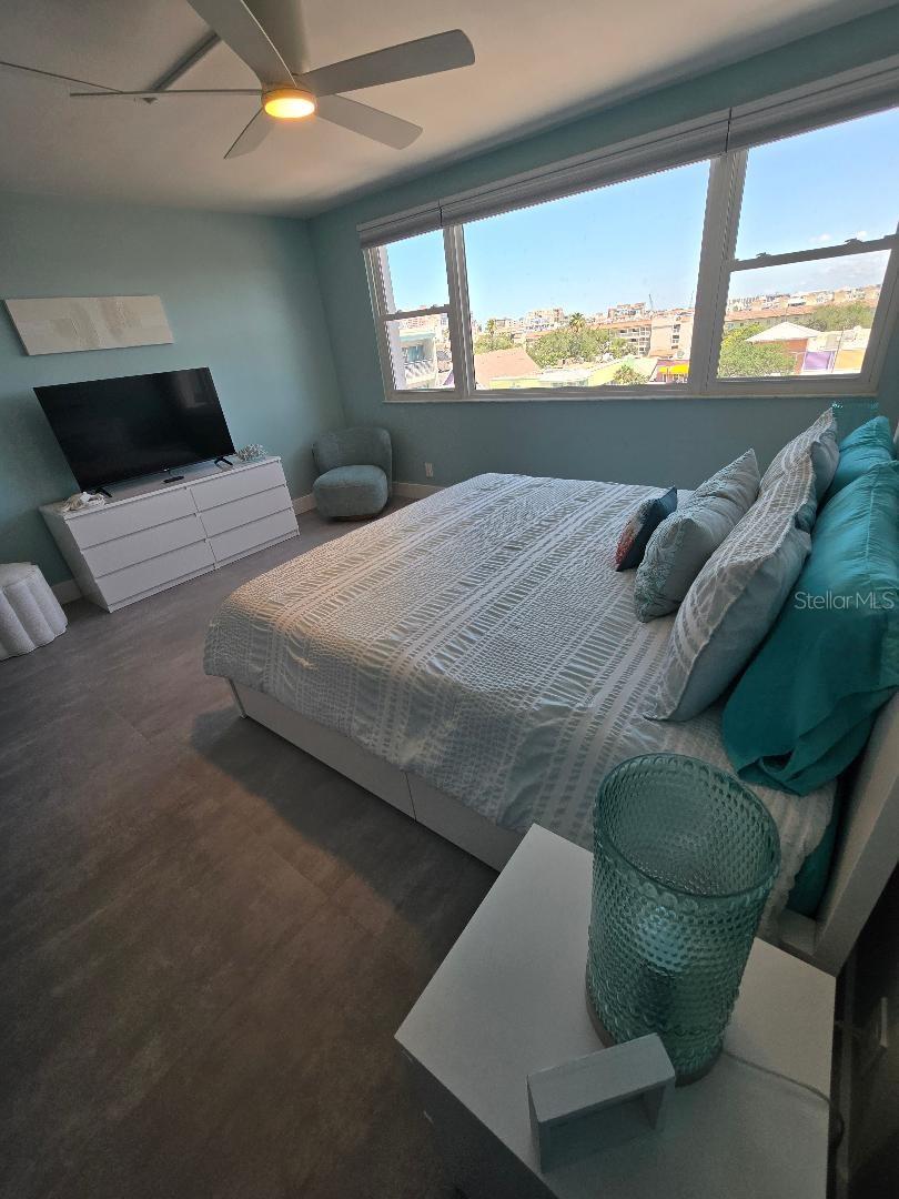 CONTINENTAL TOWERS INC CONDO - Residential