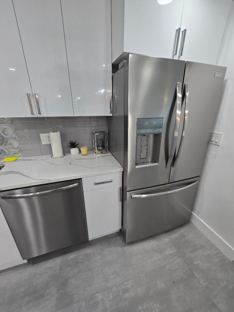 CONTINENTAL TOWERS INC CONDO - Residential