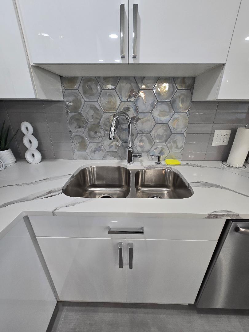 CONTINENTAL TOWERS INC CONDO - Residential