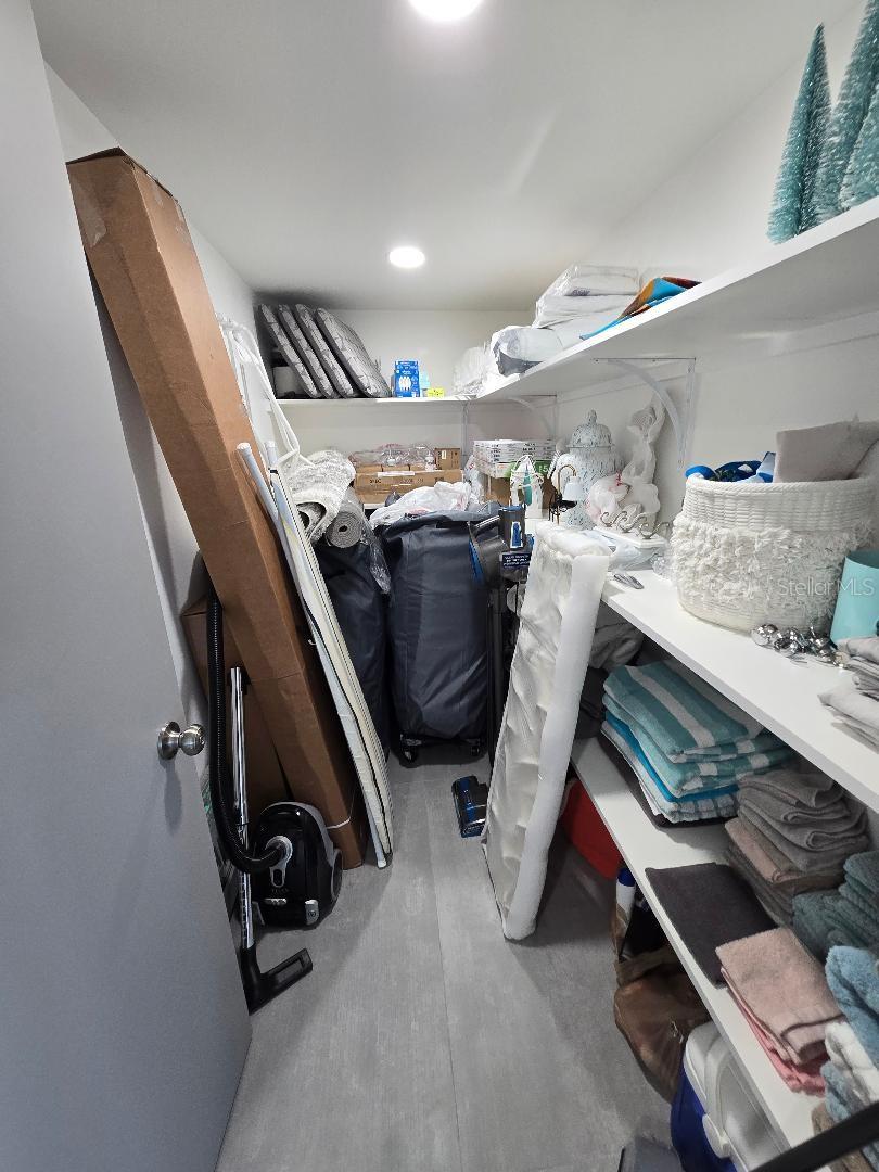 CONTINENTAL TOWERS INC CONDO - Residential