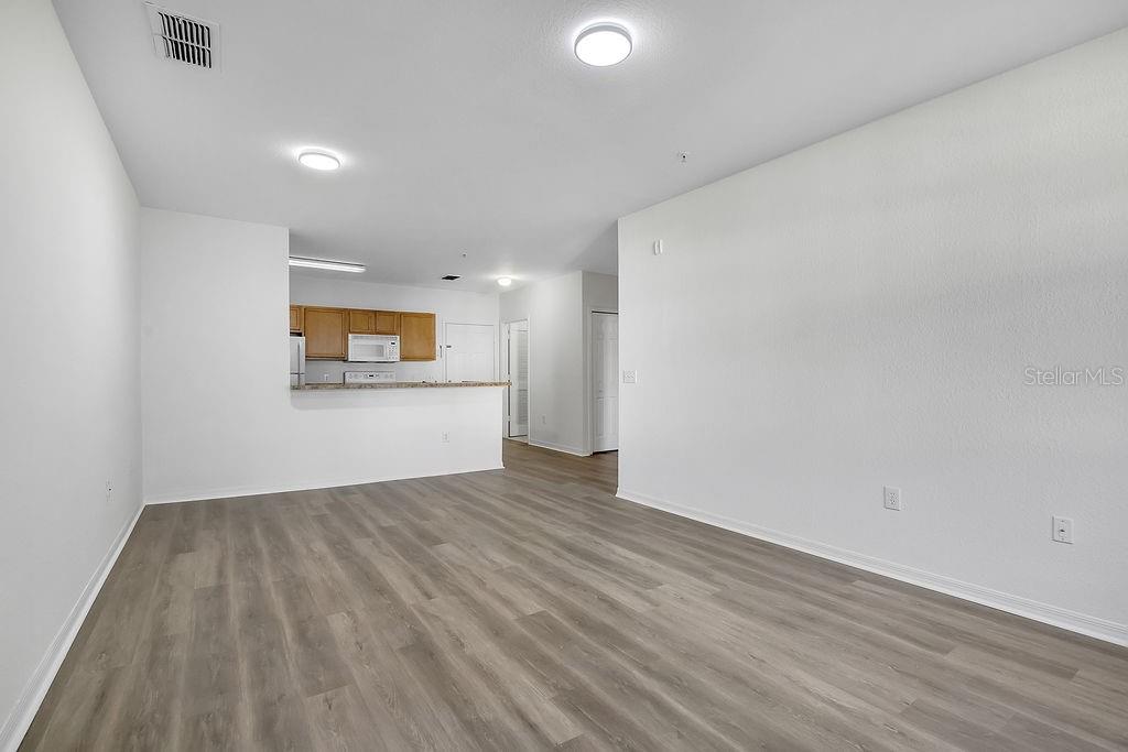 REGISTRY/MICHIGAN PARK CONDO - Residential