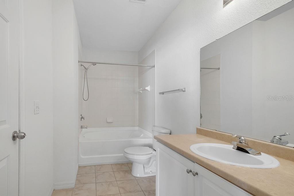 REGISTRY/MICHIGAN PARK CONDO - Residential