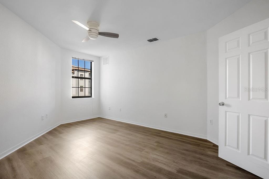 REGISTRY/MICHIGAN PARK CONDO - Residential