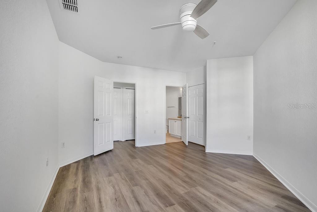 REGISTRY/MICHIGAN PARK CONDO - Residential