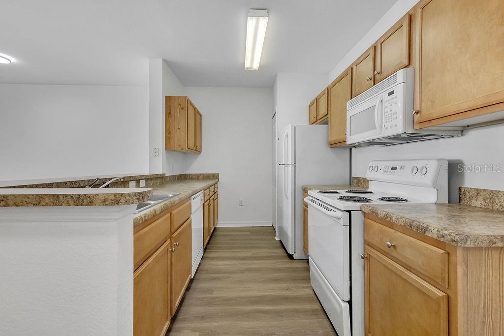 REGISTRY/MICHIGAN PARK CONDO - Residential