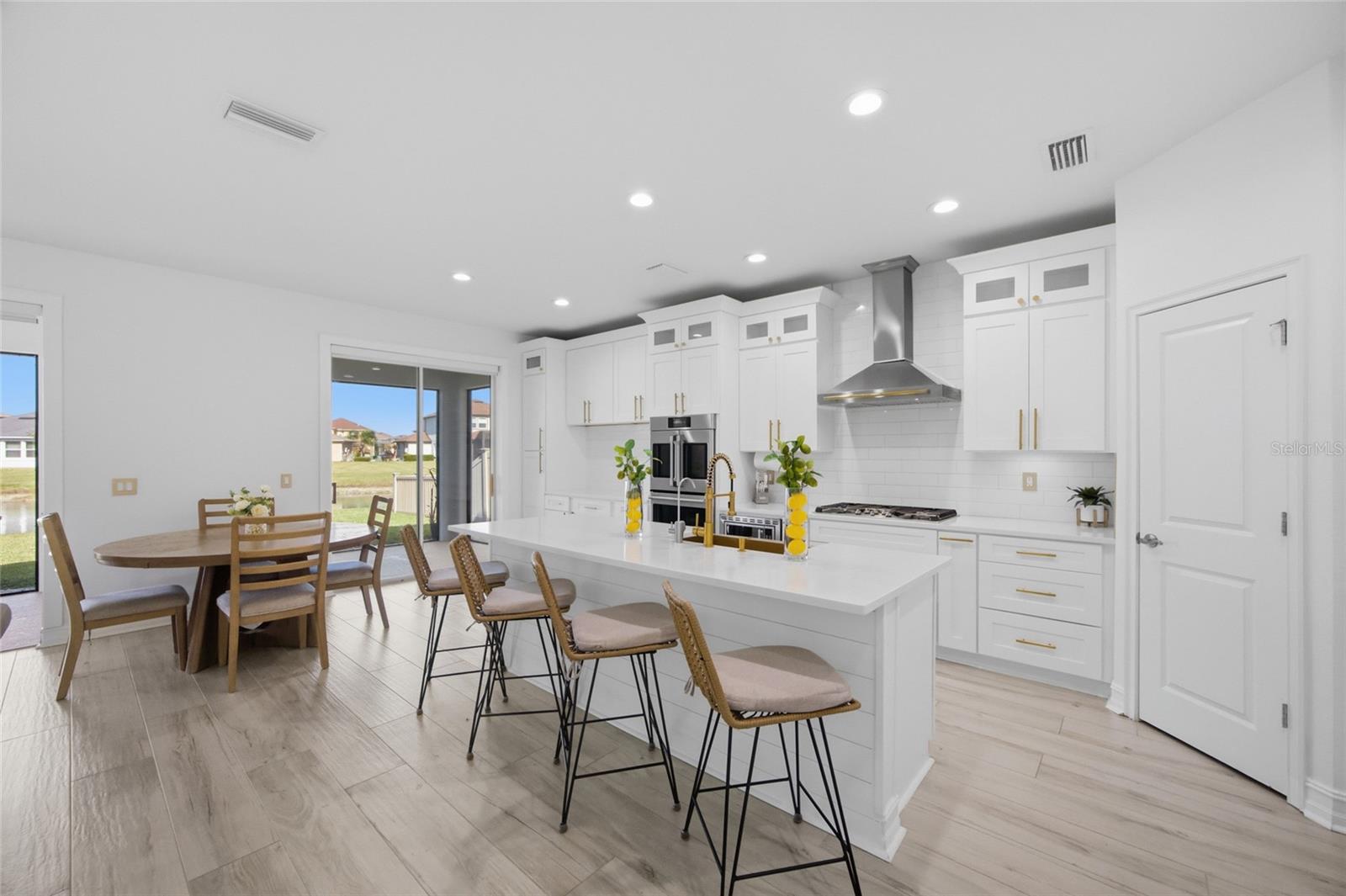 ESTANCIA - Residential