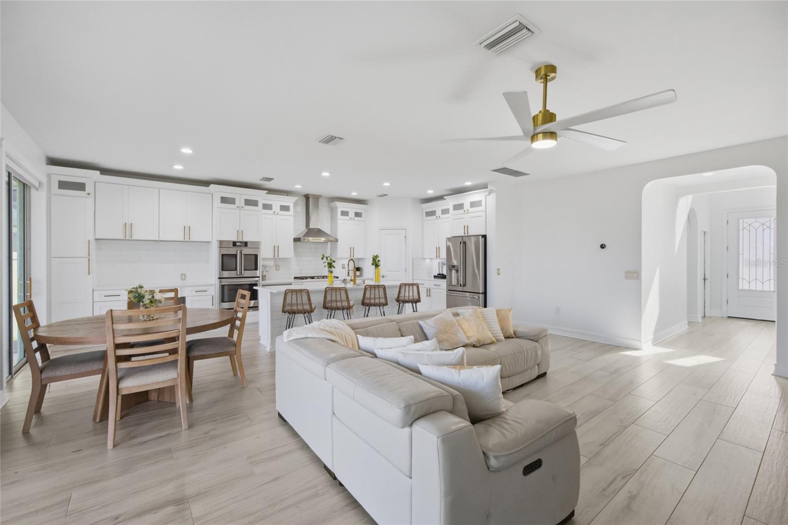 ESTANCIA - Residential