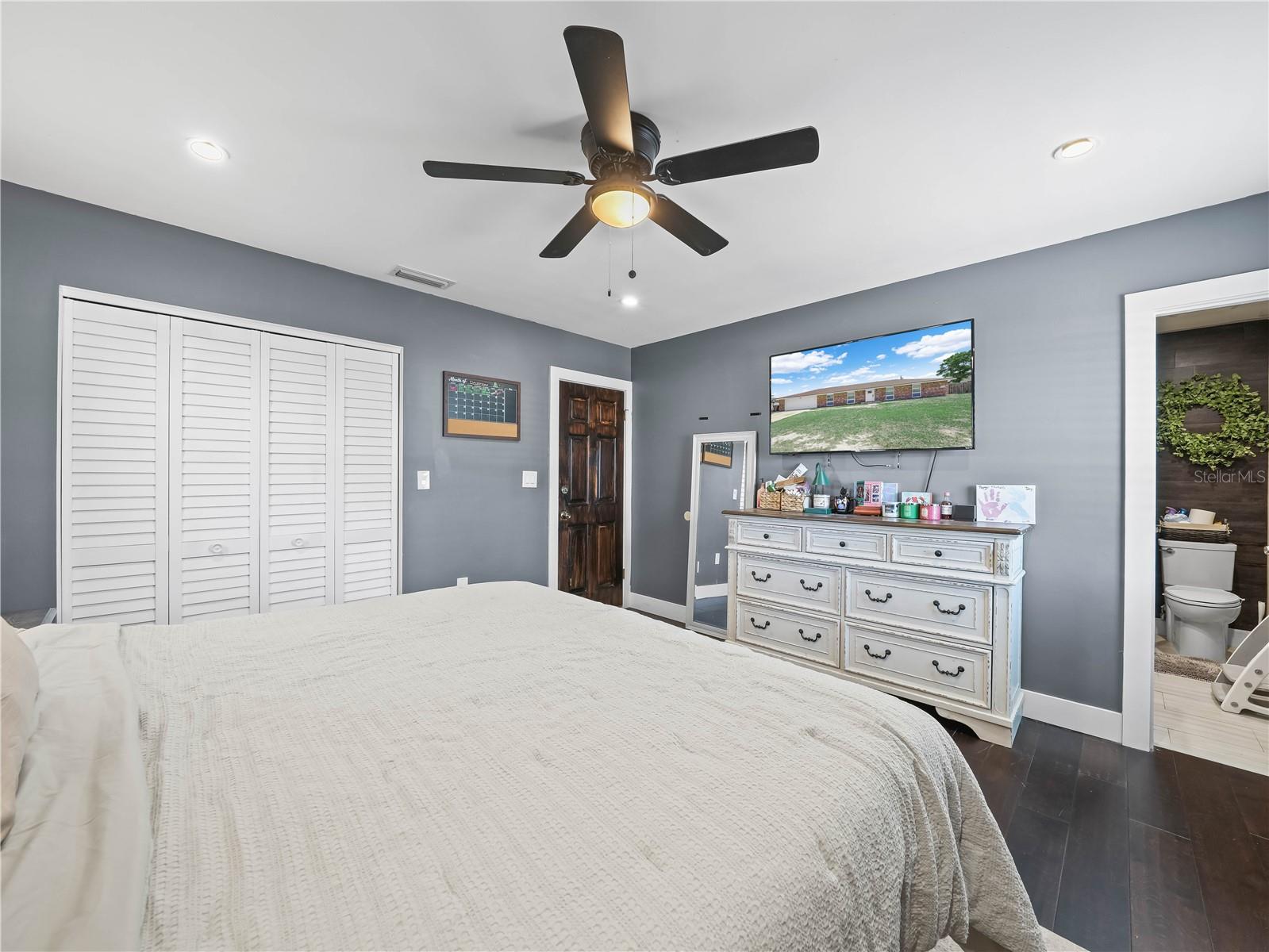 WOODLAND HILLS - Residential