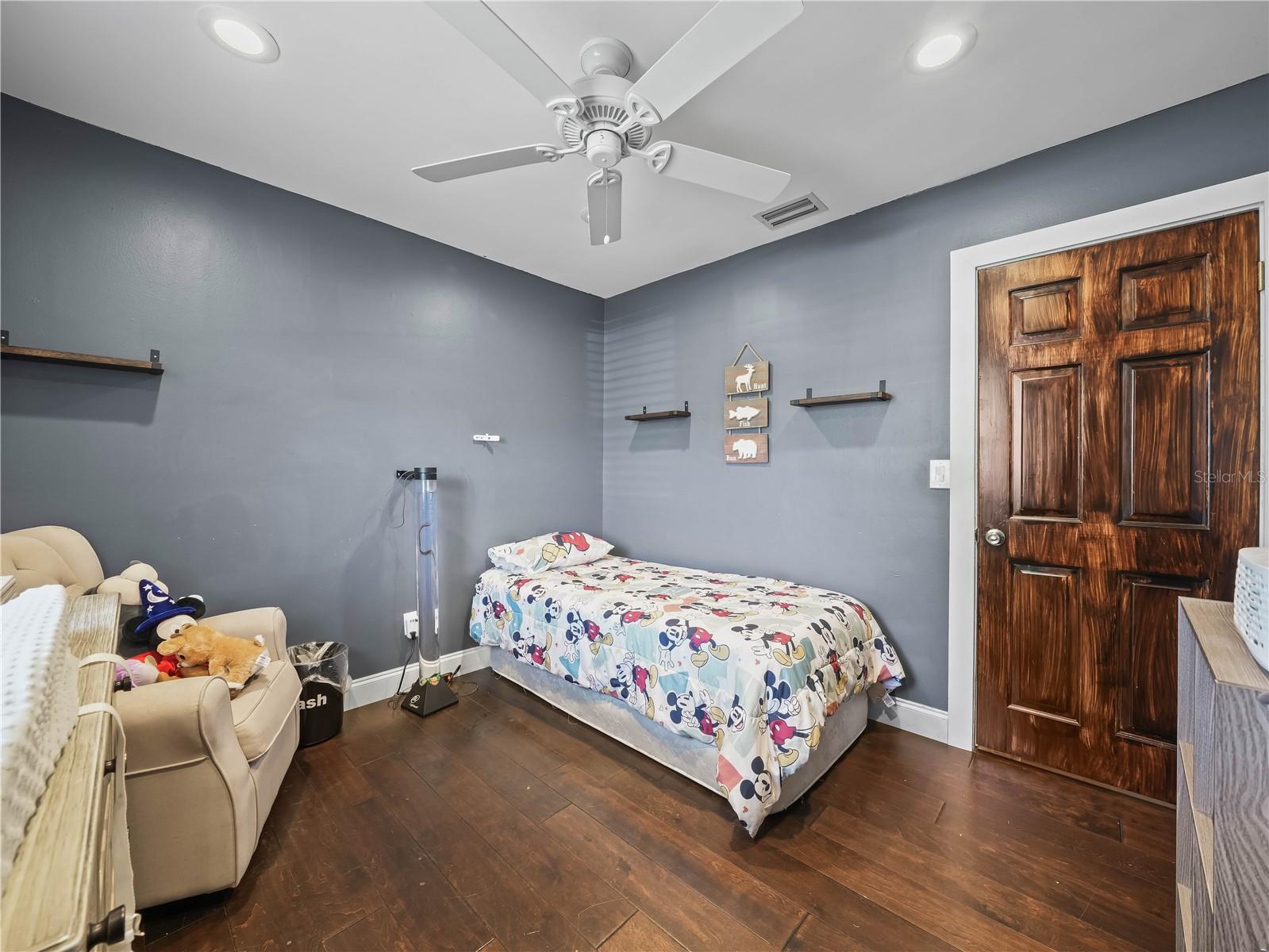 WOODLAND HILLS - Residential