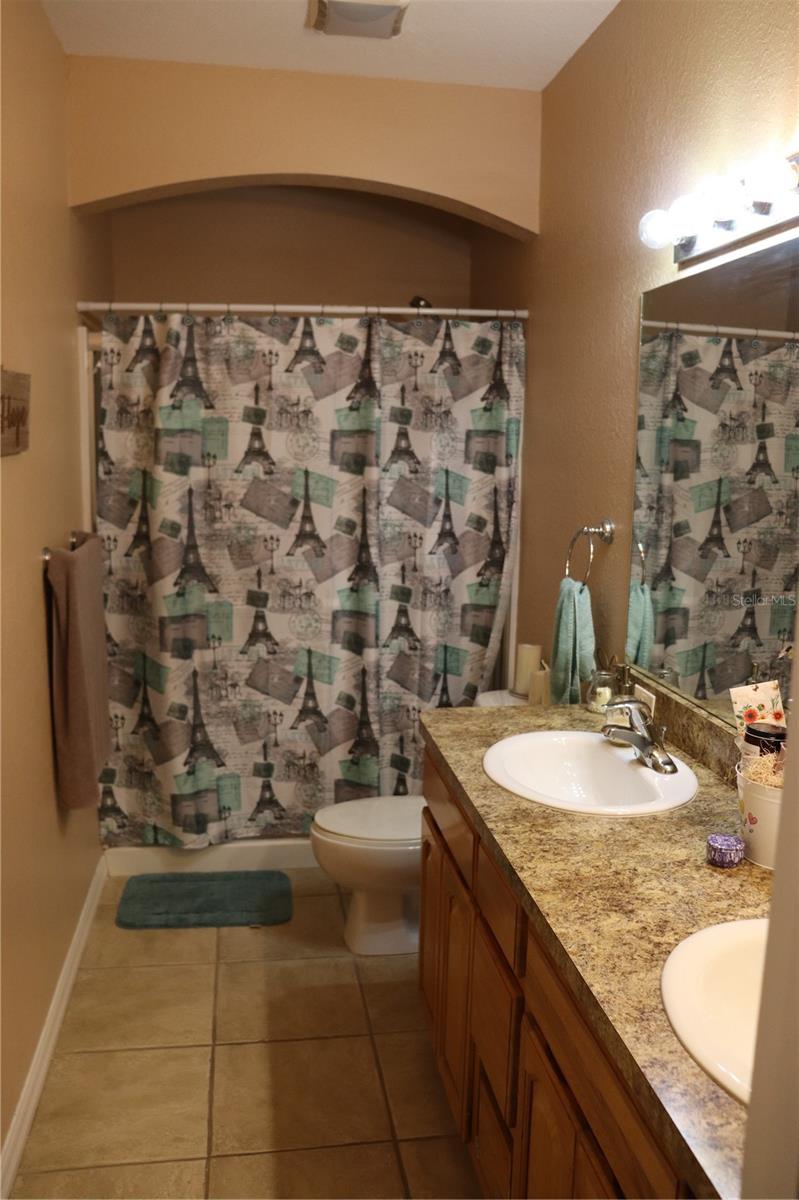 LAS VILLAS AT KENILWORTH - Residential