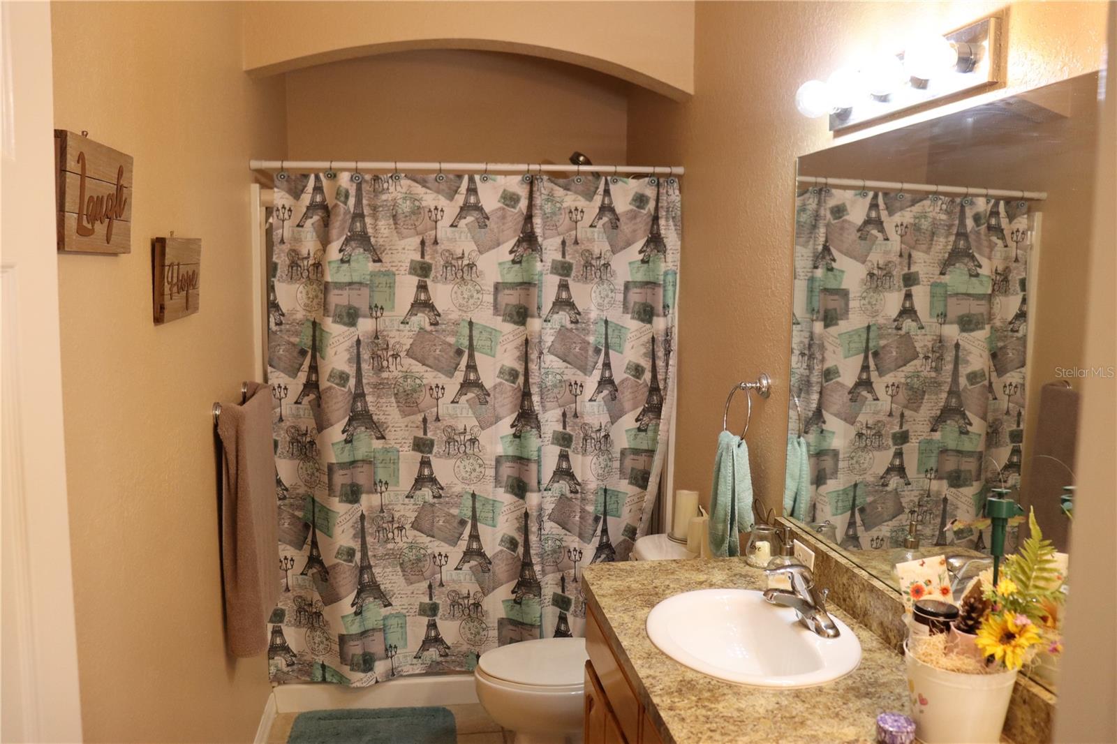 LAS VILLAS AT KENILWORTH - Residential