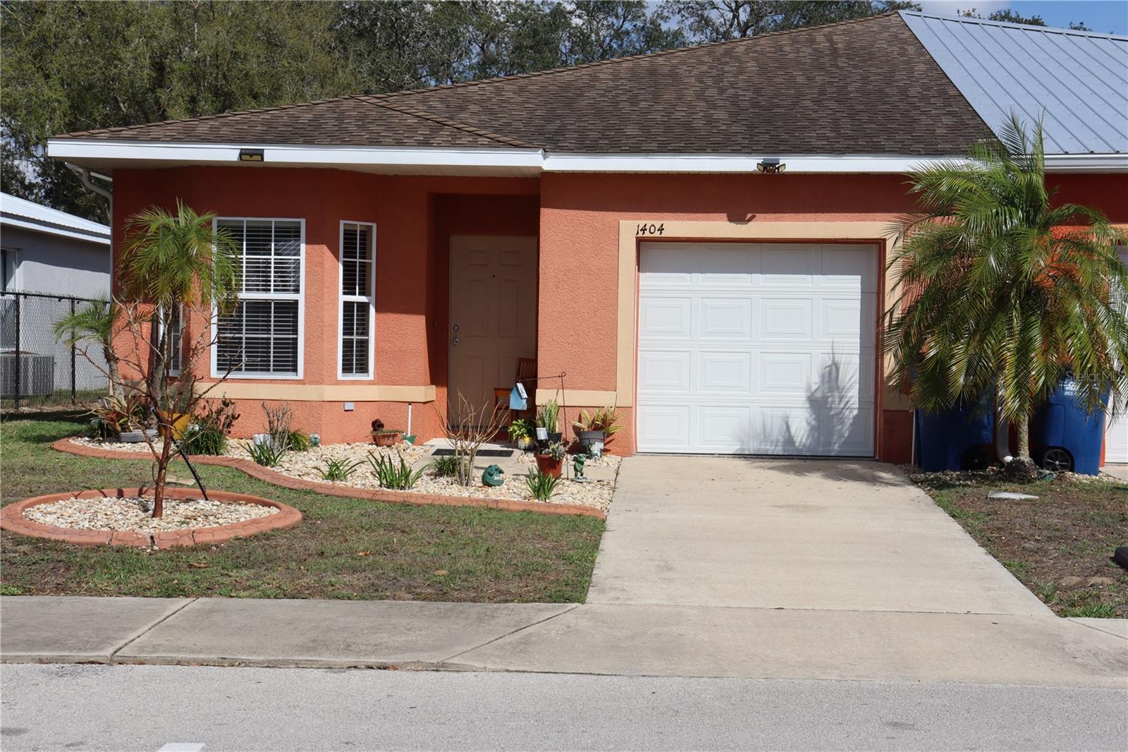 LAS VILLAS AT KENILWORTH - Residential