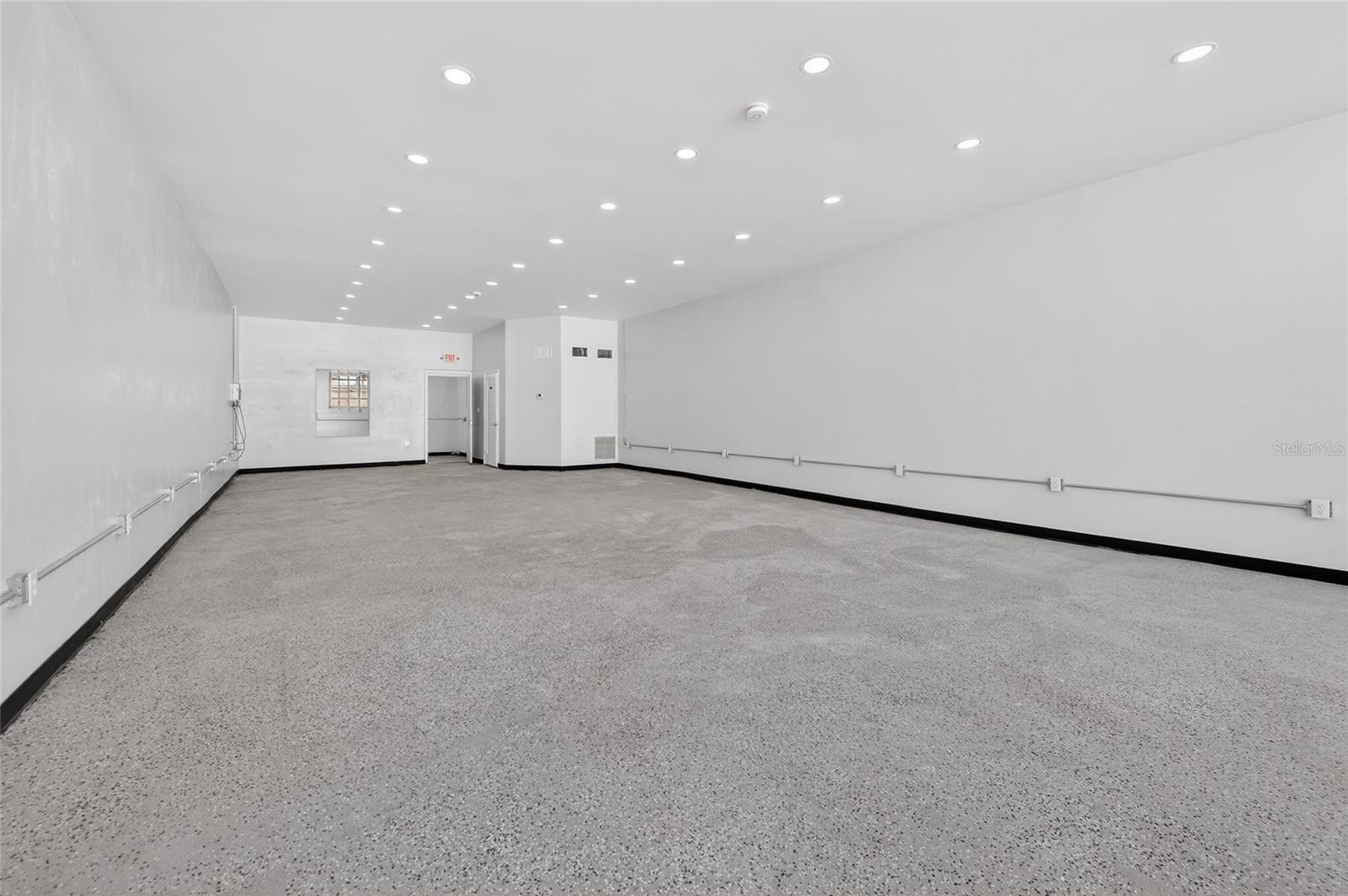 HODGMANS DAYTONA - Commercial Sale