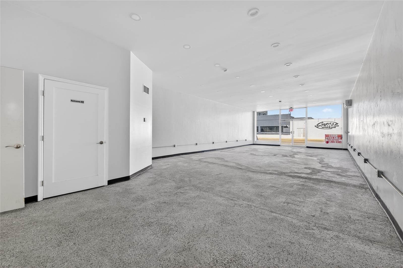 HODGMANS DAYTONA - Commercial Sale