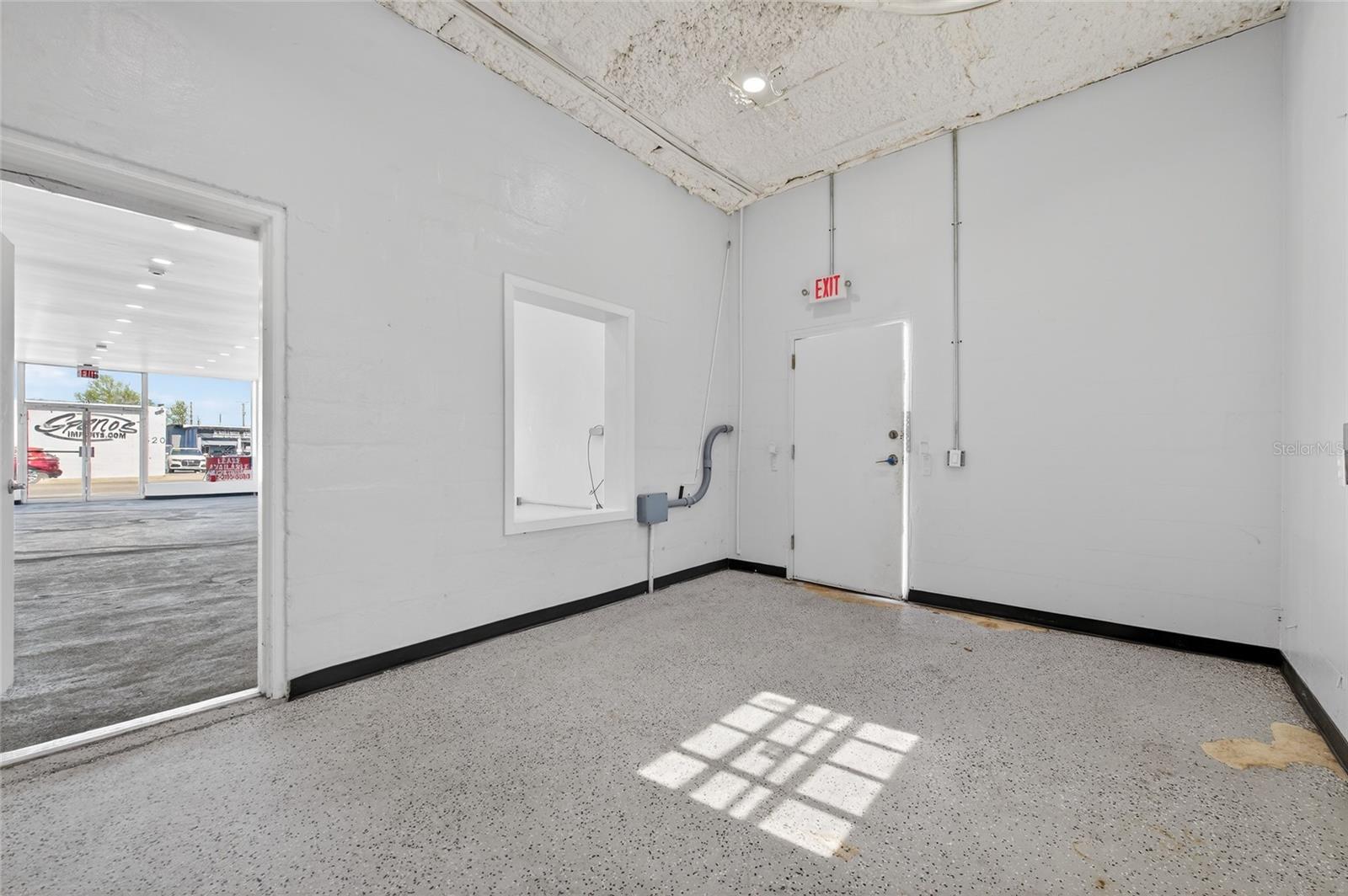 HODGMANS DAYTONA - Commercial Sale