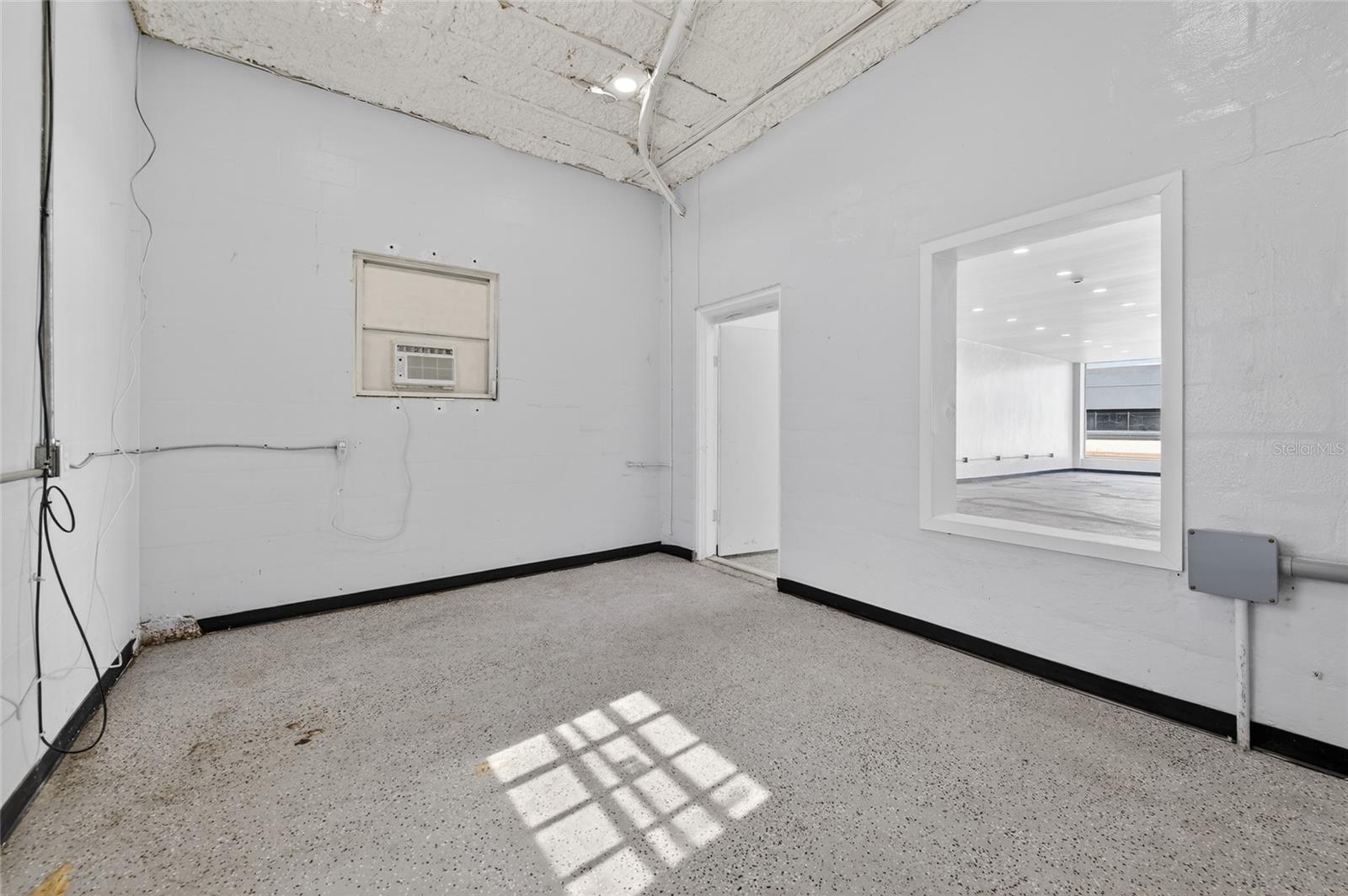 HODGMANS DAYTONA - Commercial Sale