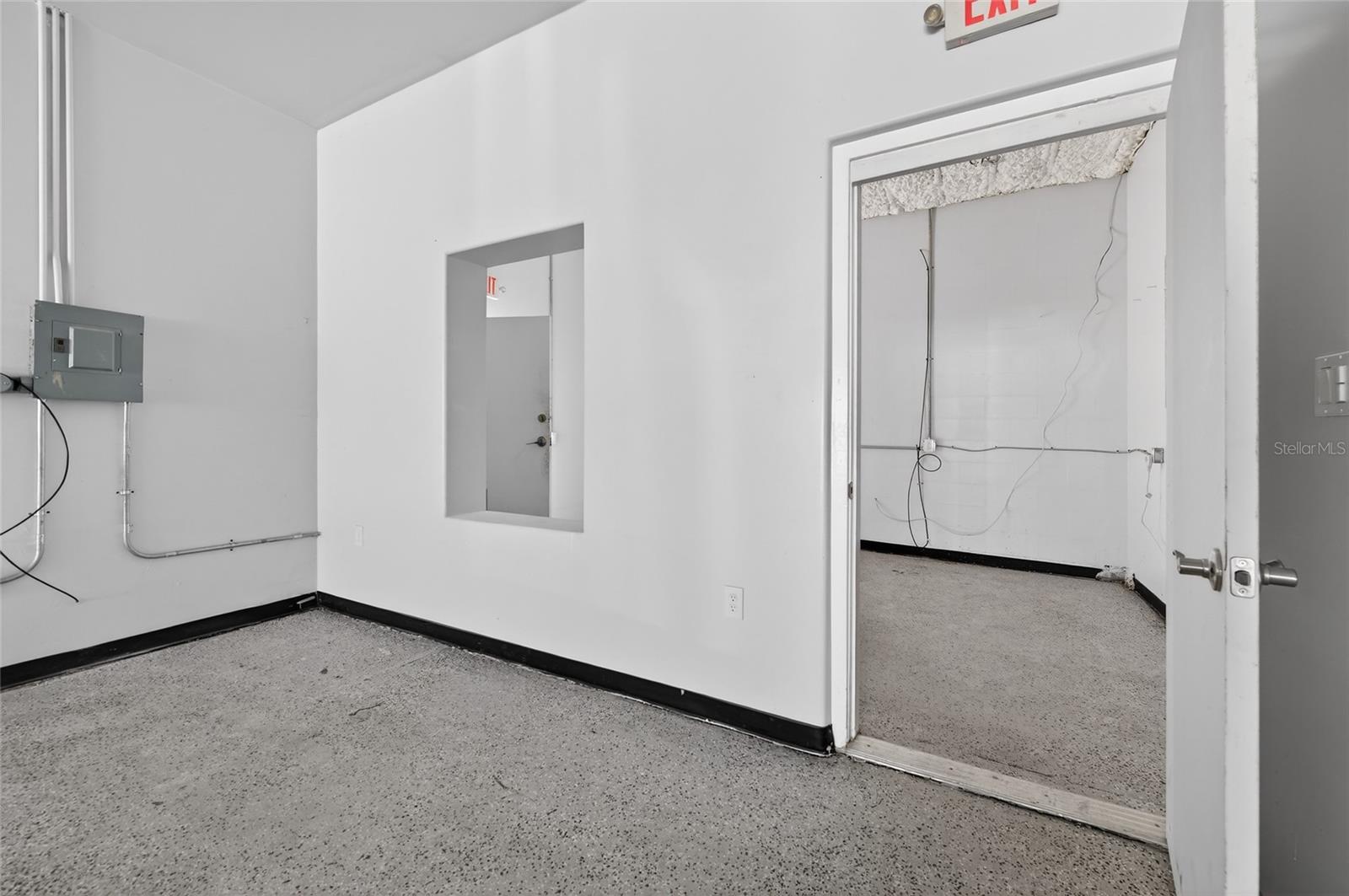 HODGMANS DAYTONA - Commercial Sale