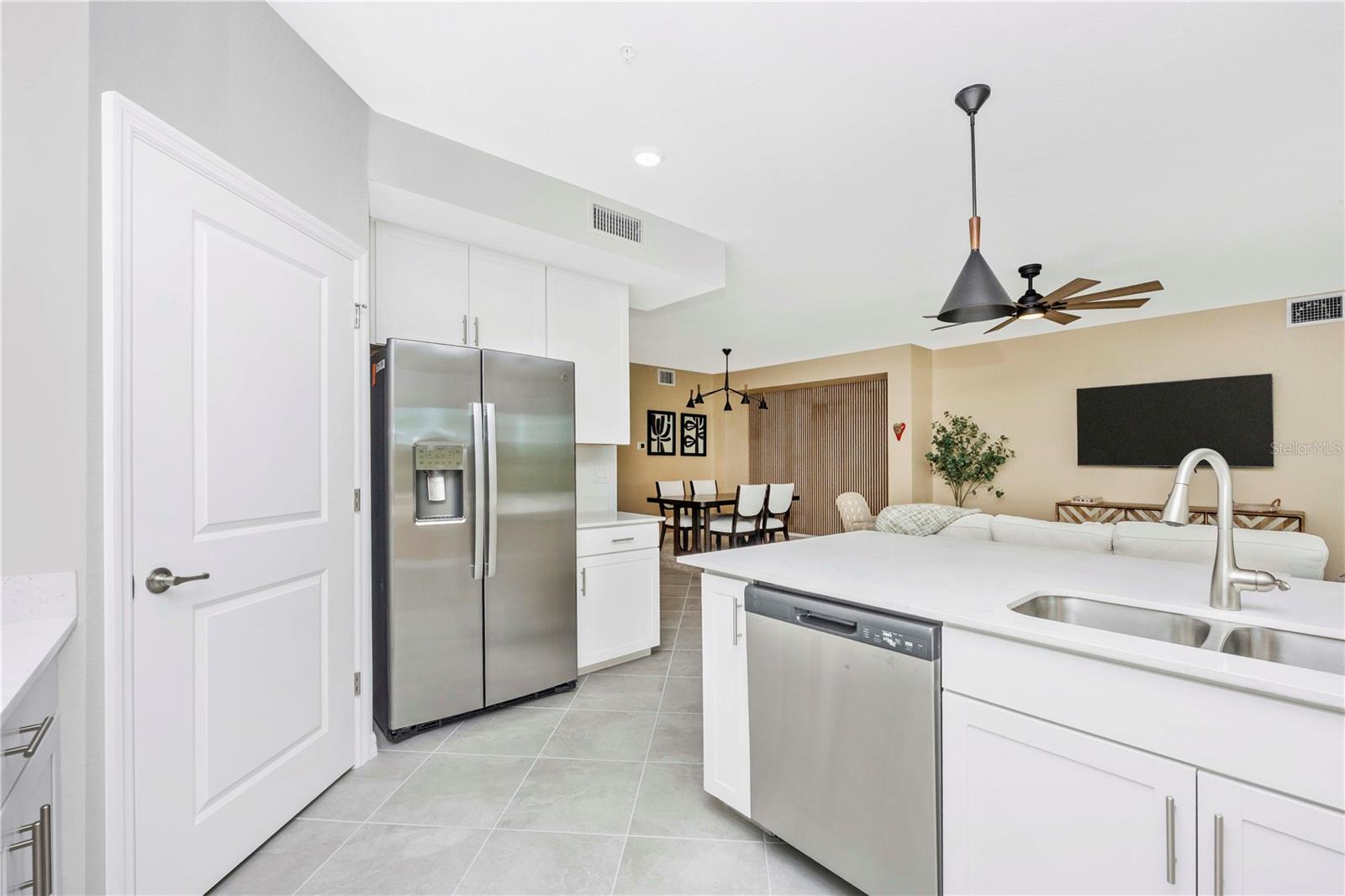WELLEN PARK GOLF & COUNTRY CLUB - Residential Lease