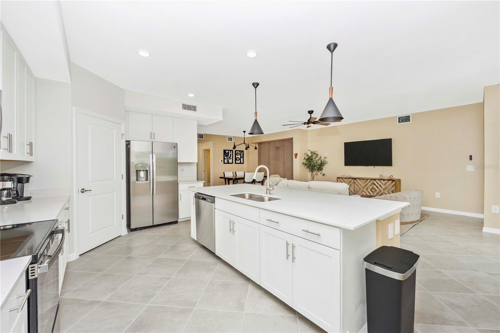 WELLEN PARK GOLF & COUNTRY CLUB - Residential Lease
