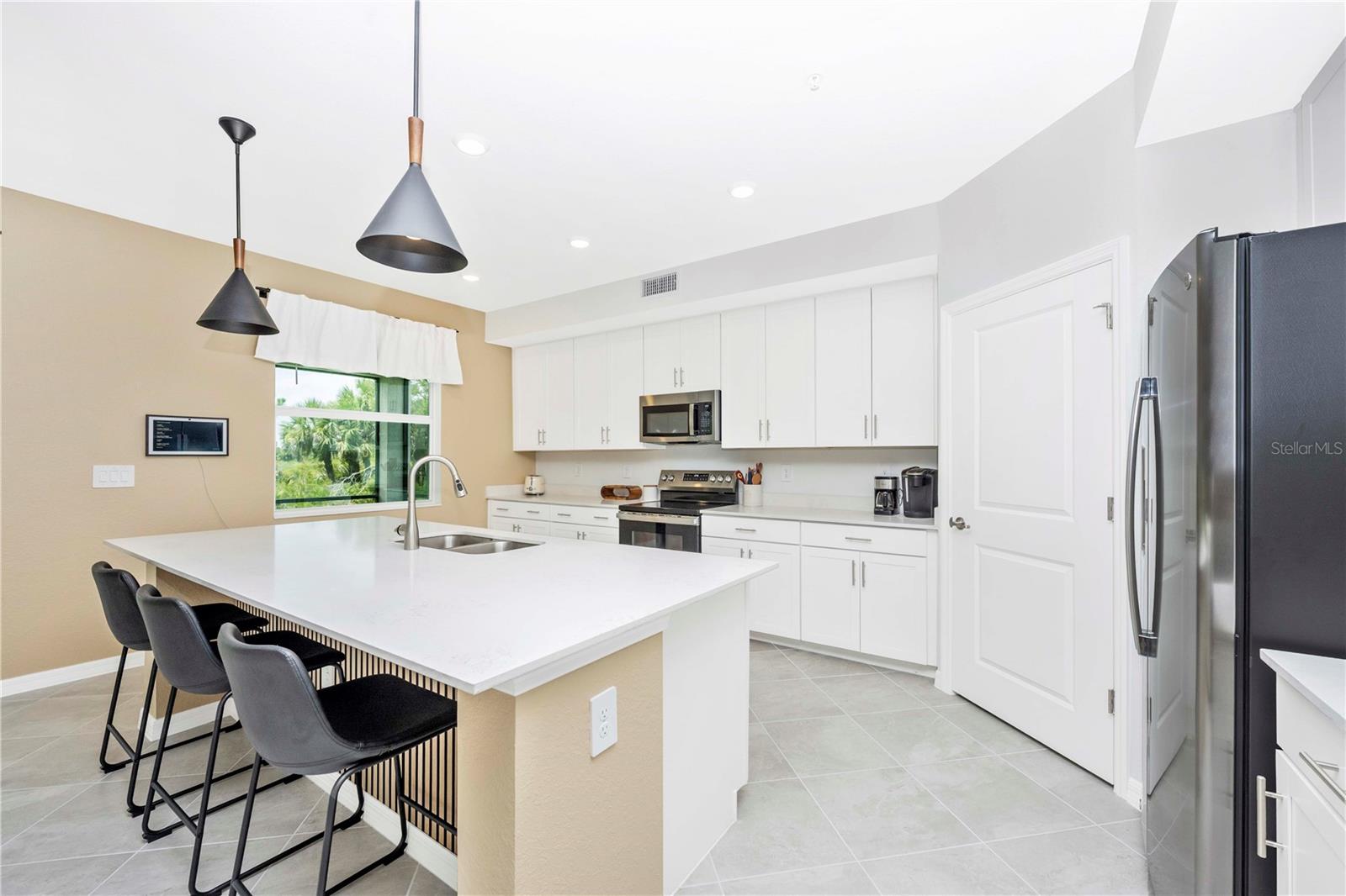 WELLEN PARK GOLF & COUNTRY CLUB - Residential Lease