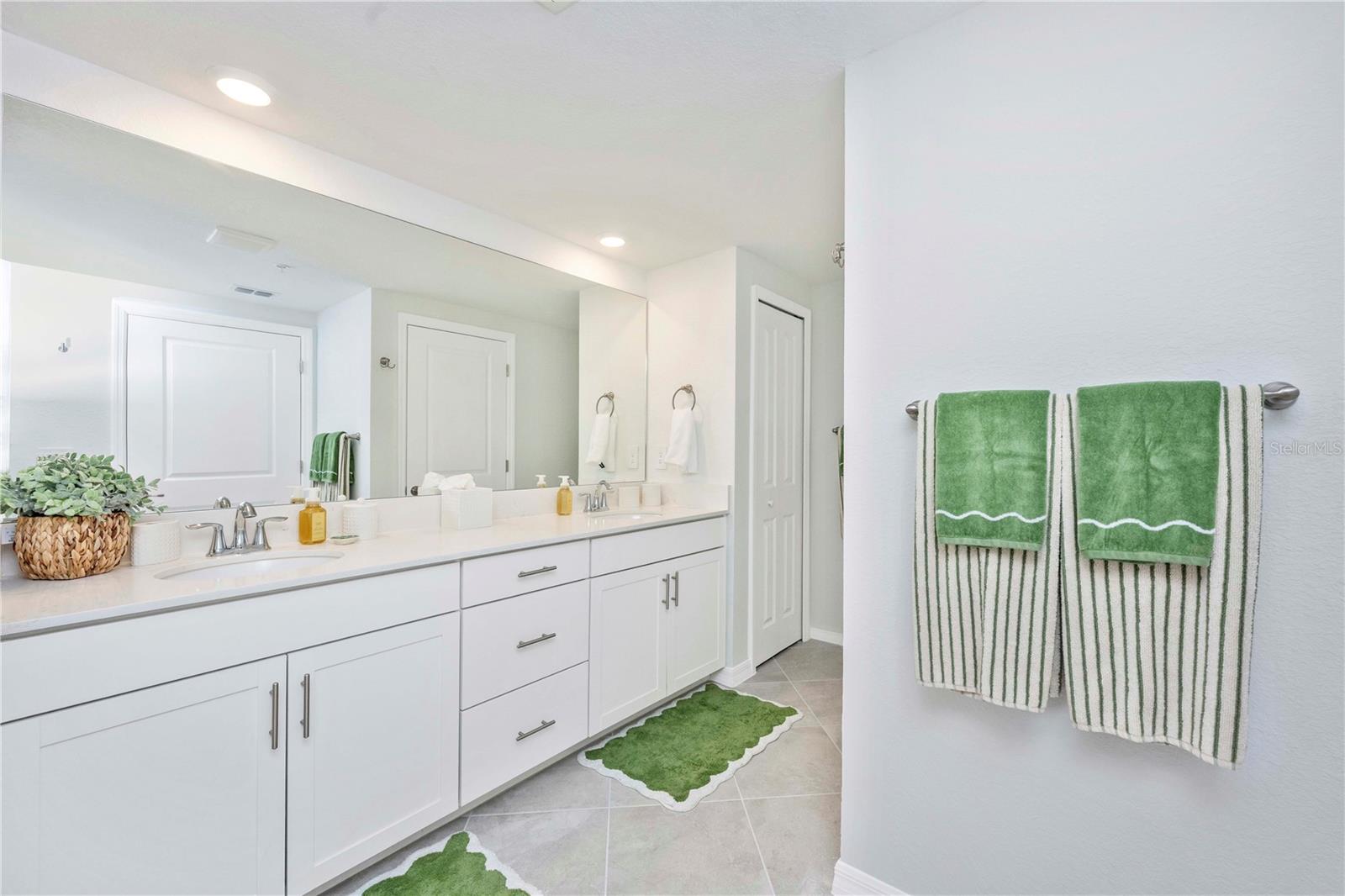 WELLEN PARK GOLF & COUNTRY CLUB - Residential Lease