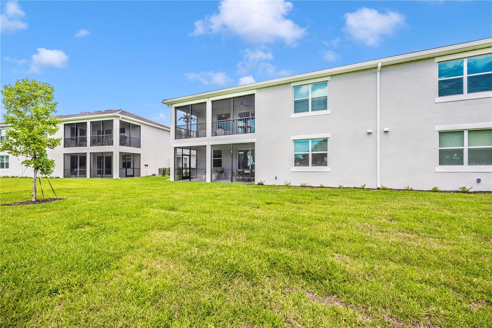 WELLEN PARK GOLF & COUNTRY CLUB - Residential Lease