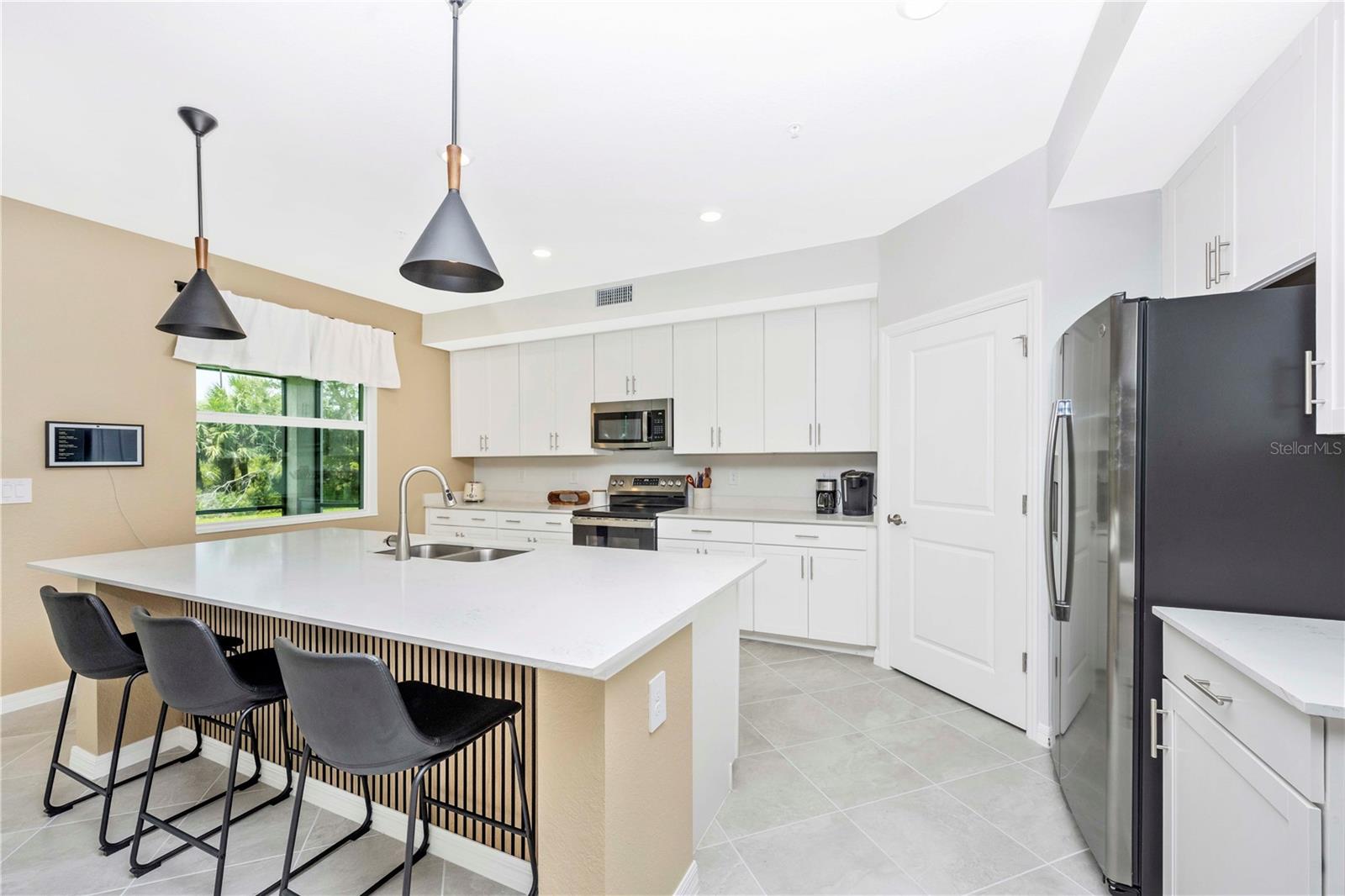 WELLEN PARK GOLF & COUNTRY CLUB - Residential Lease