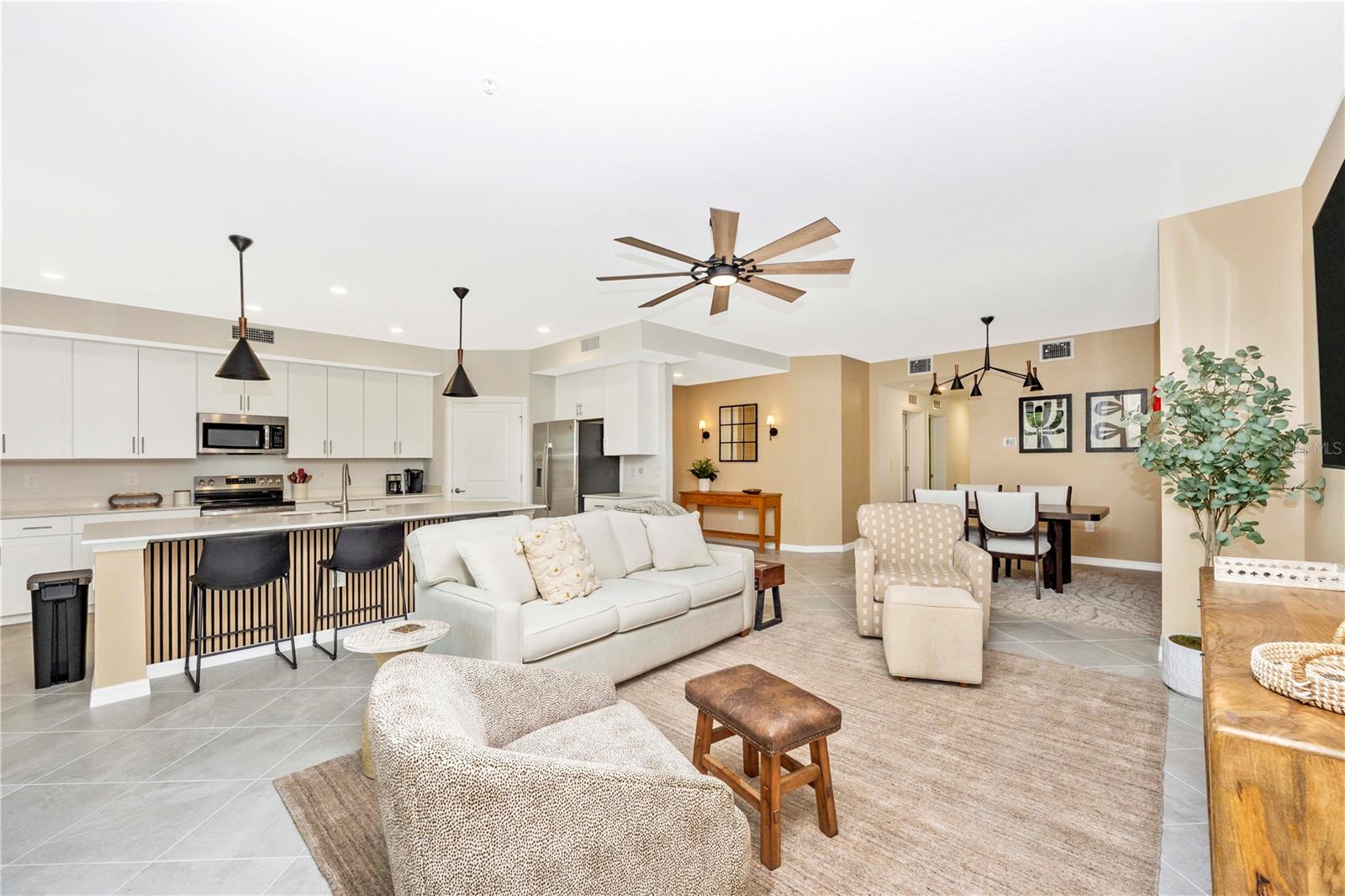 WELLEN PARK GOLF & COUNTRY CLUB - Residential Lease