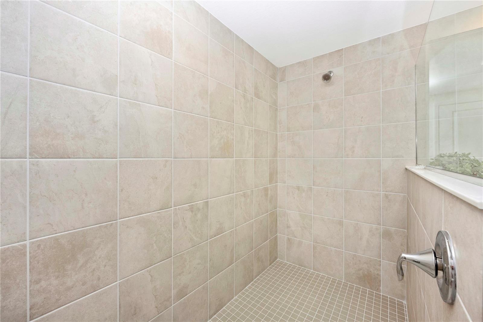 WELLEN PARK GOLF & COUNTRY CLUB - Residential Lease