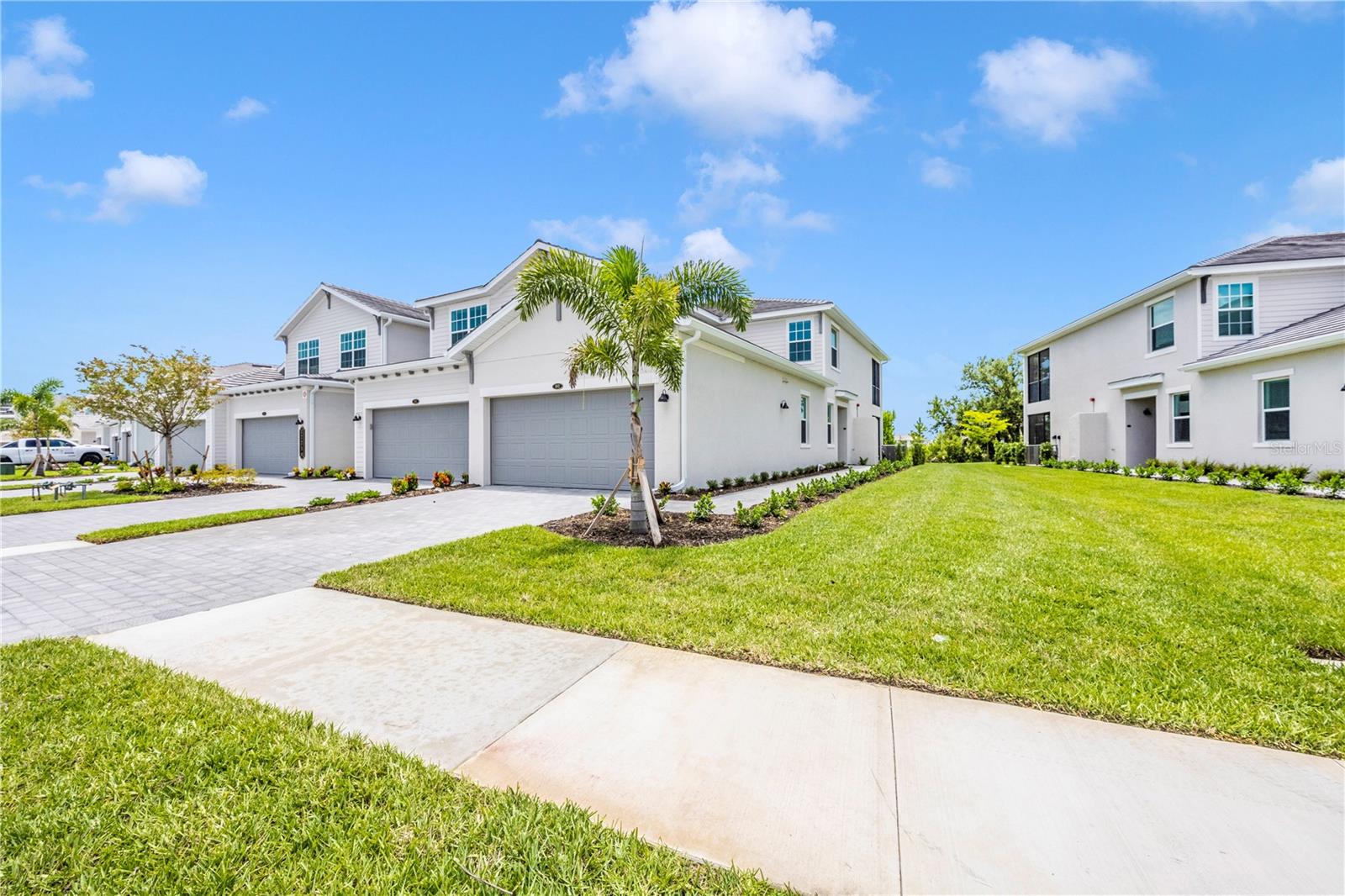 WELLEN PARK GOLF & COUNTRY CLUB - Residential Lease