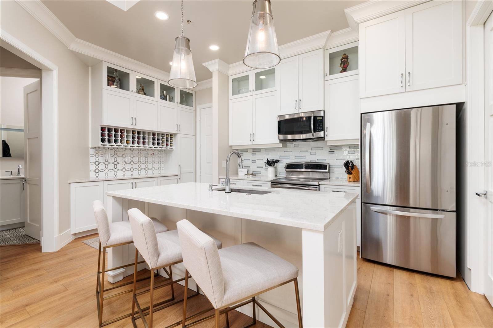 700 S HARBOUR ISLAND BOULEVARD 825