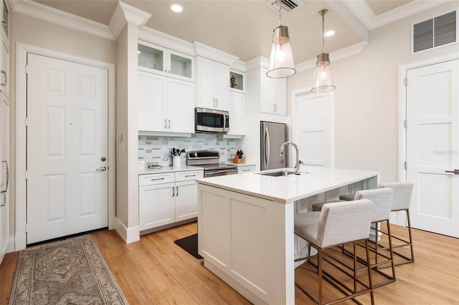 700 S HARBOUR ISLAND BOULEVARD 825