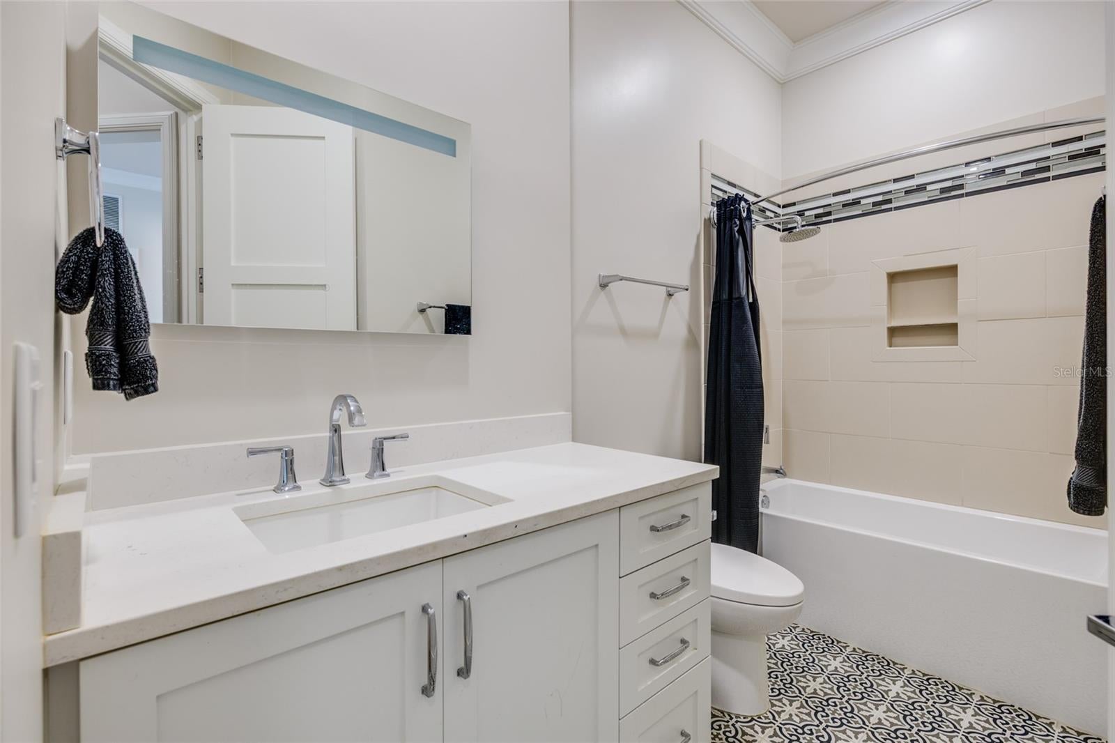 700 S HARBOUR ISLAND BOULEVARD 825