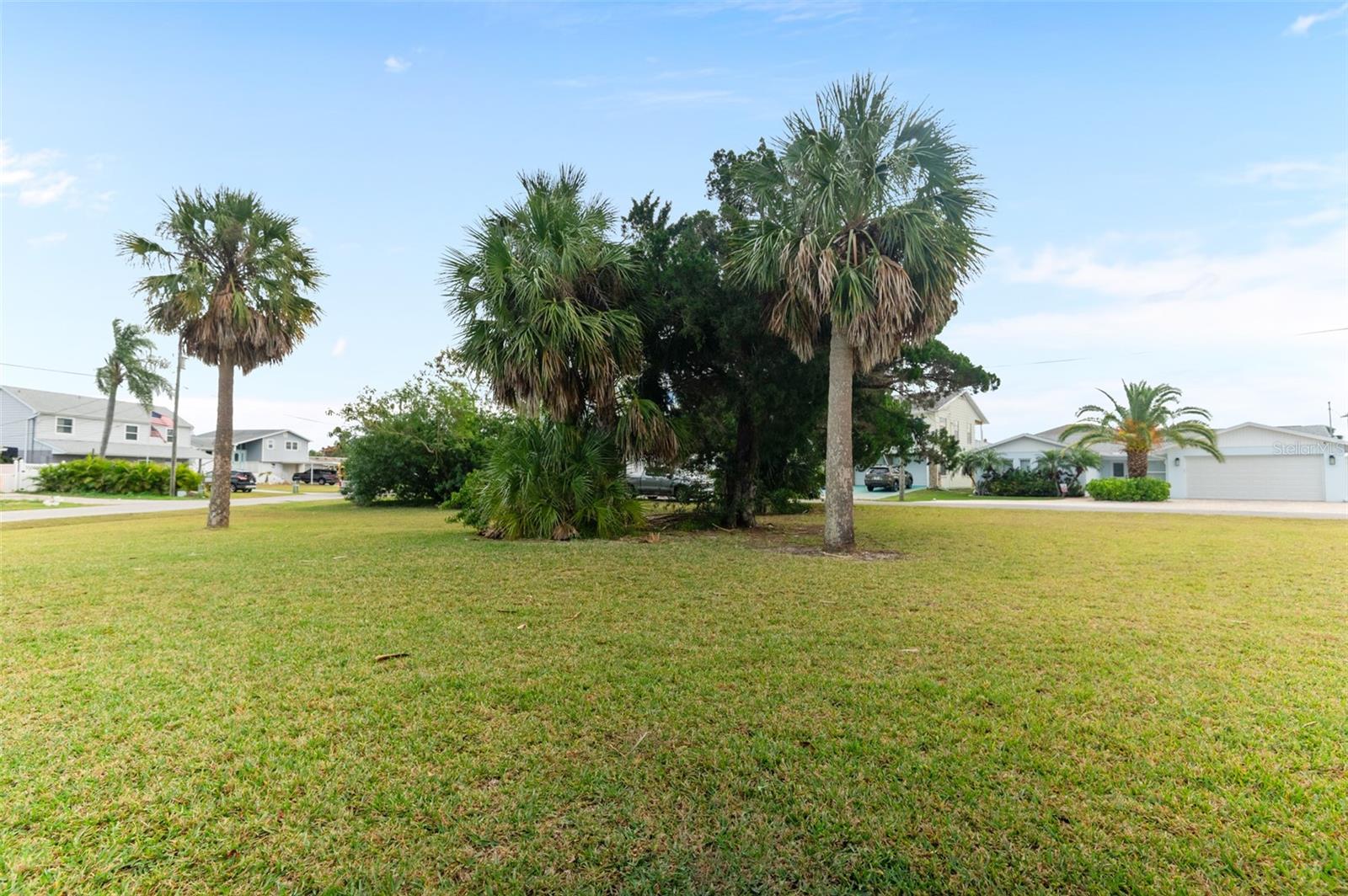 HUDSON BEACH ESTATES - Land