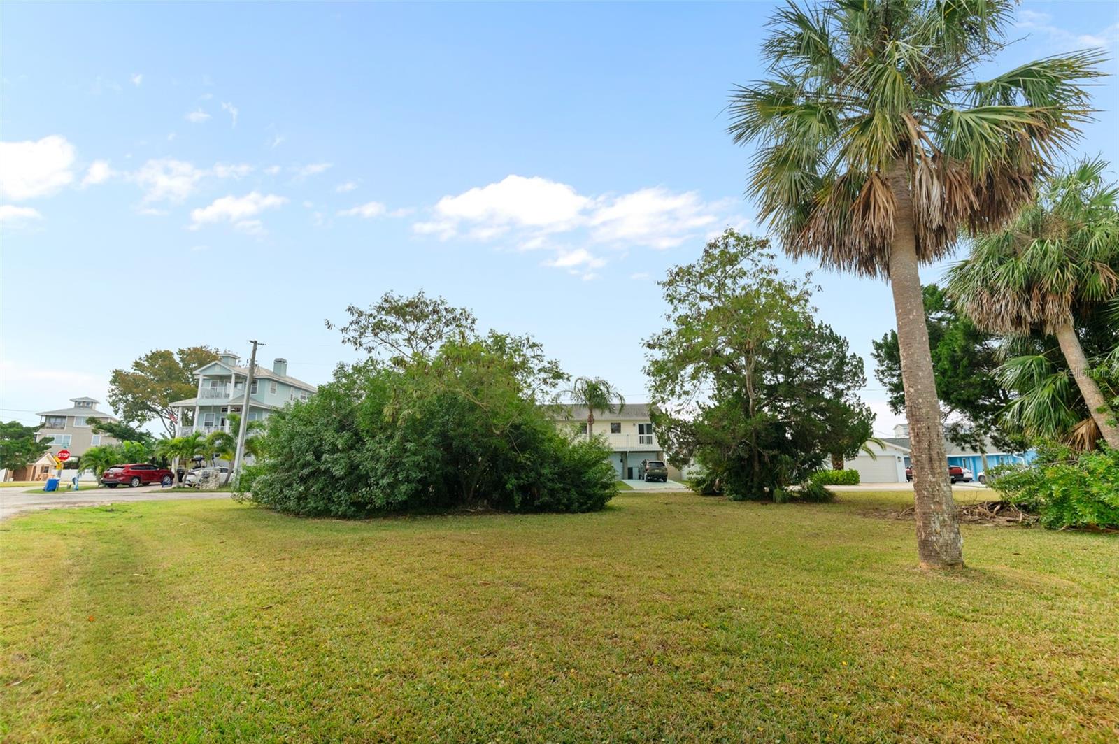 HUDSON BEACH ESTATES - Land