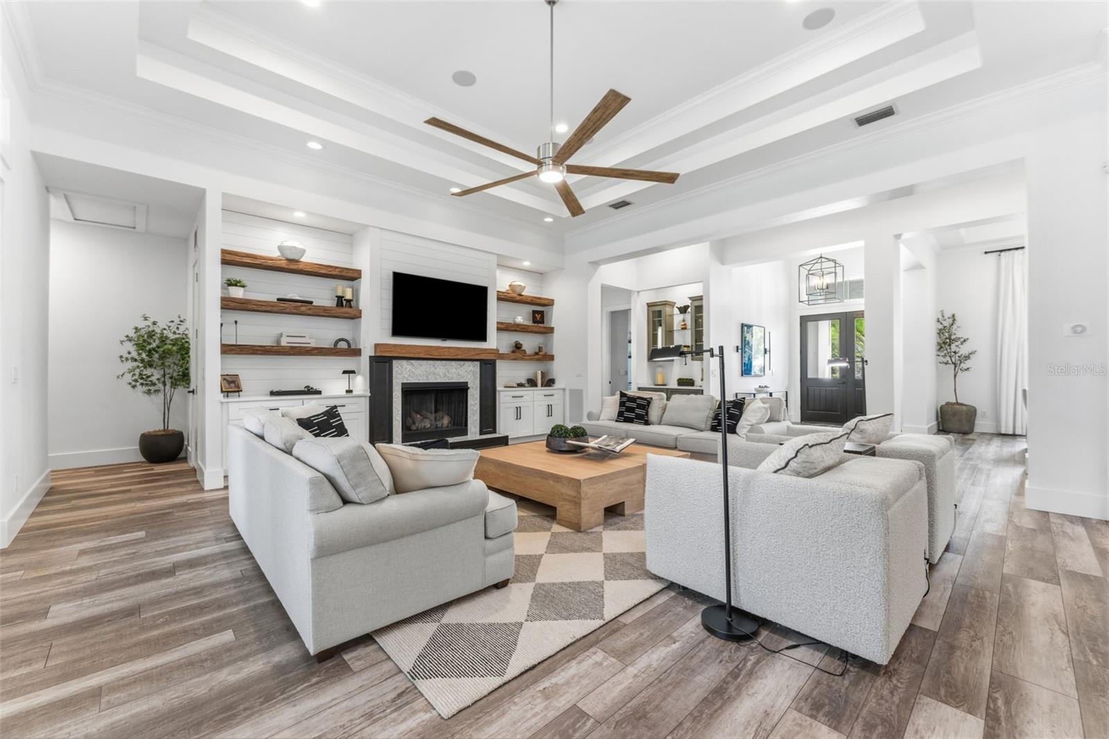 CYPRESS LAKE ESTATES - Residential