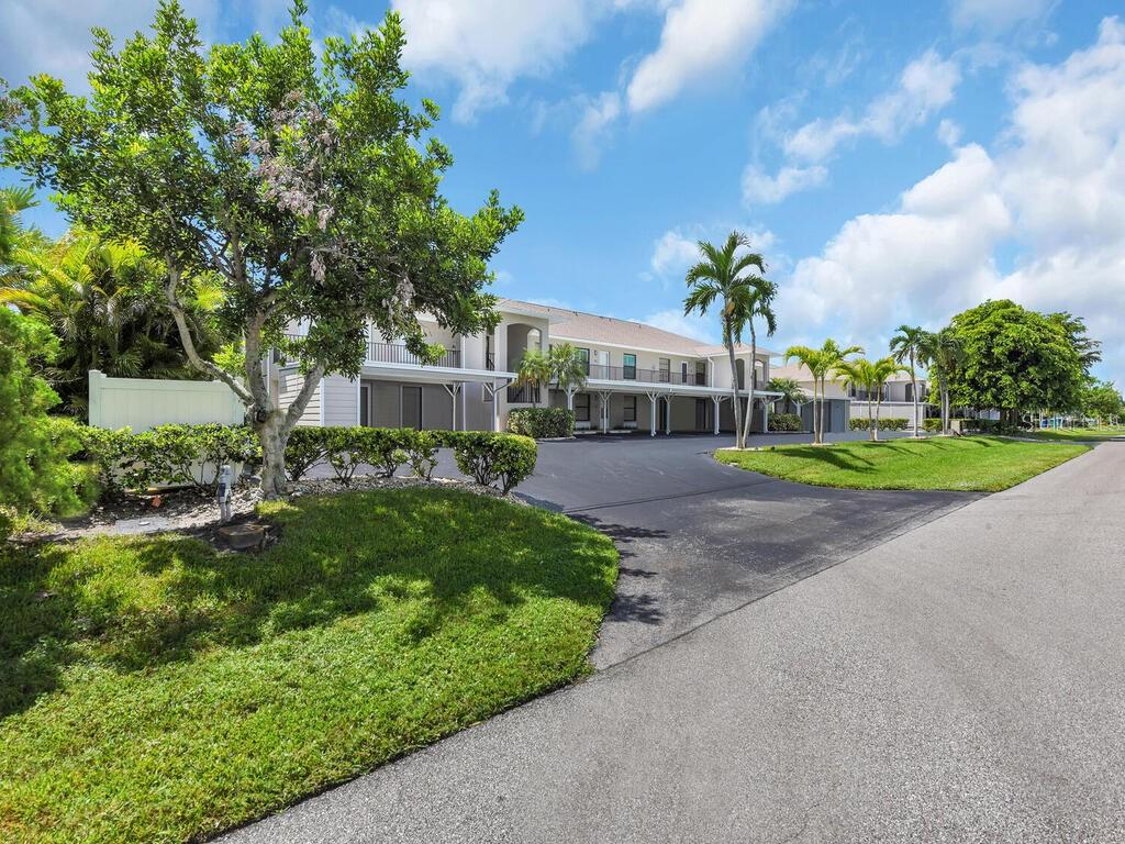 DOCKSIDE CONDO CAPE CORAL - Residential