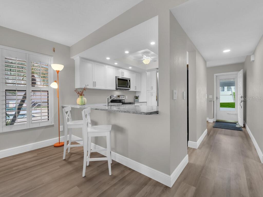 DOCKSIDE CONDO CAPE CORAL - Residential