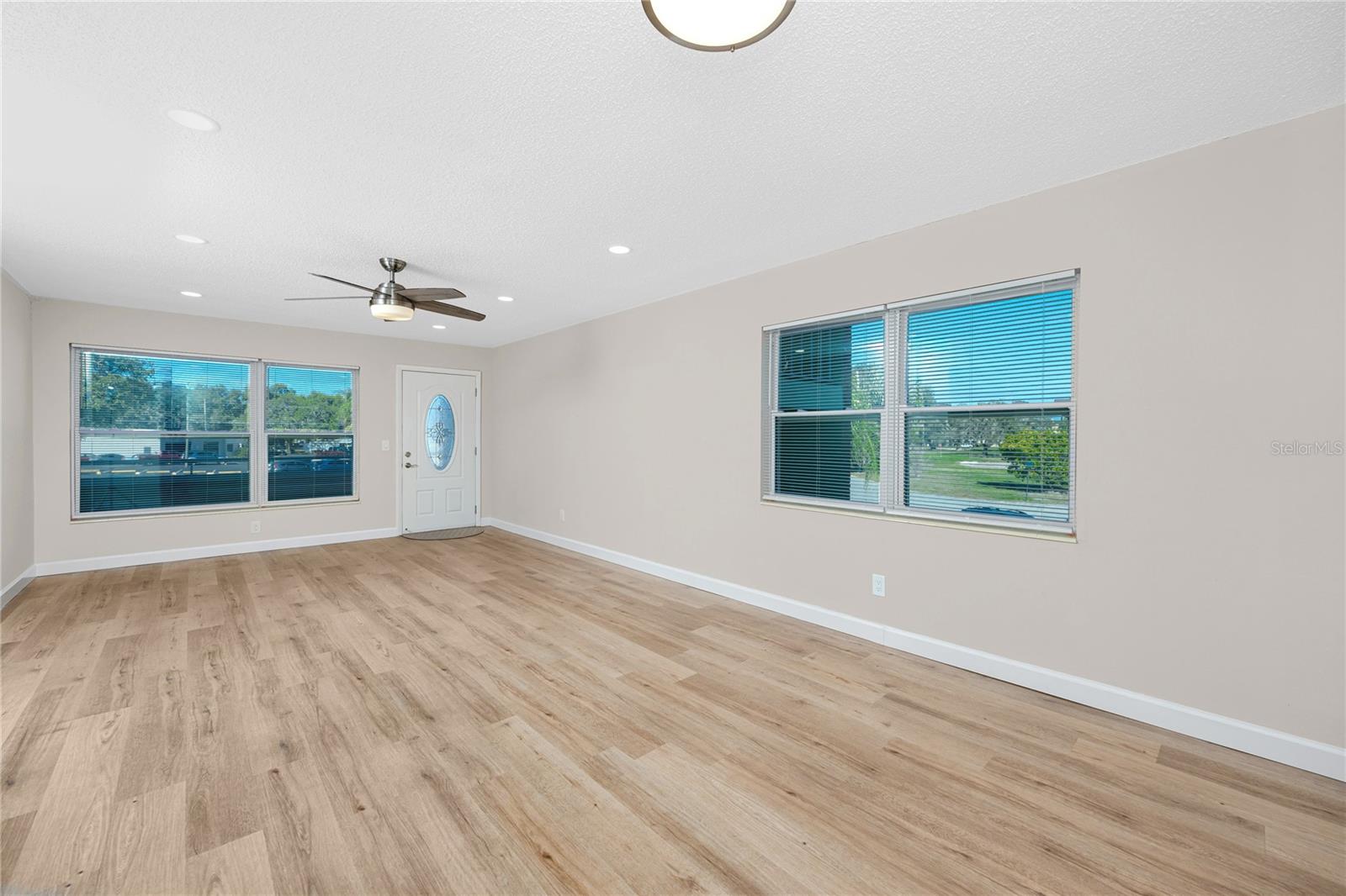 ON TOP OF THE WORLD - Residential