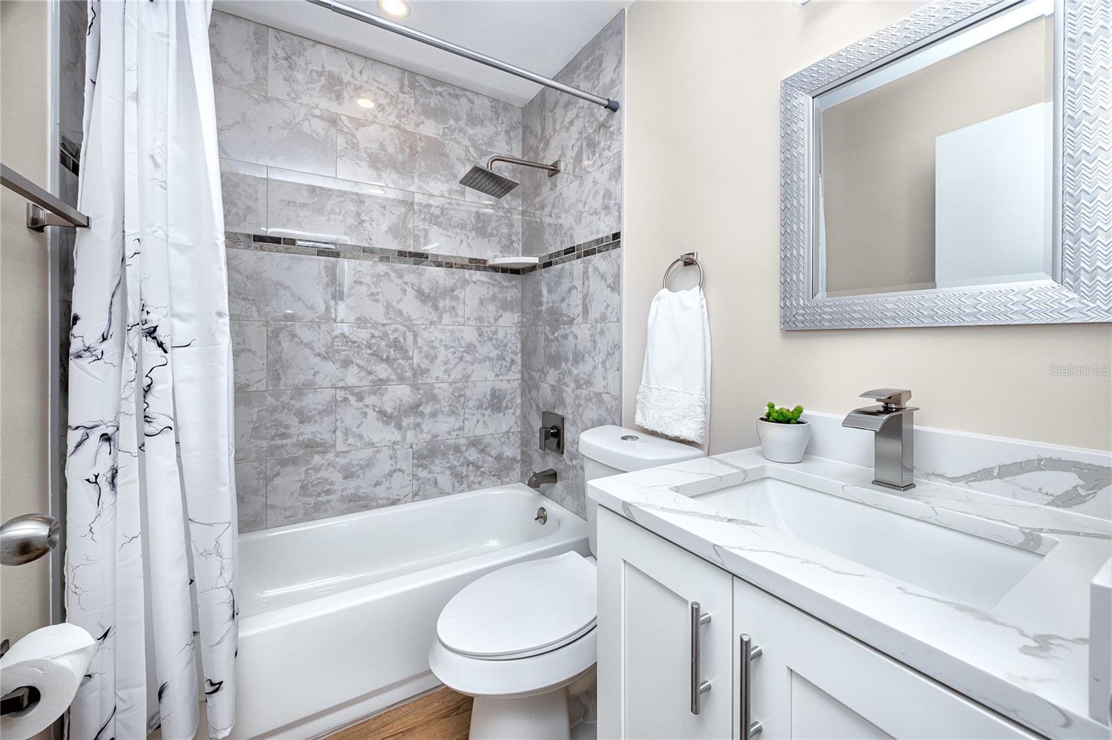 ON TOP OF THE WORLD - Residential