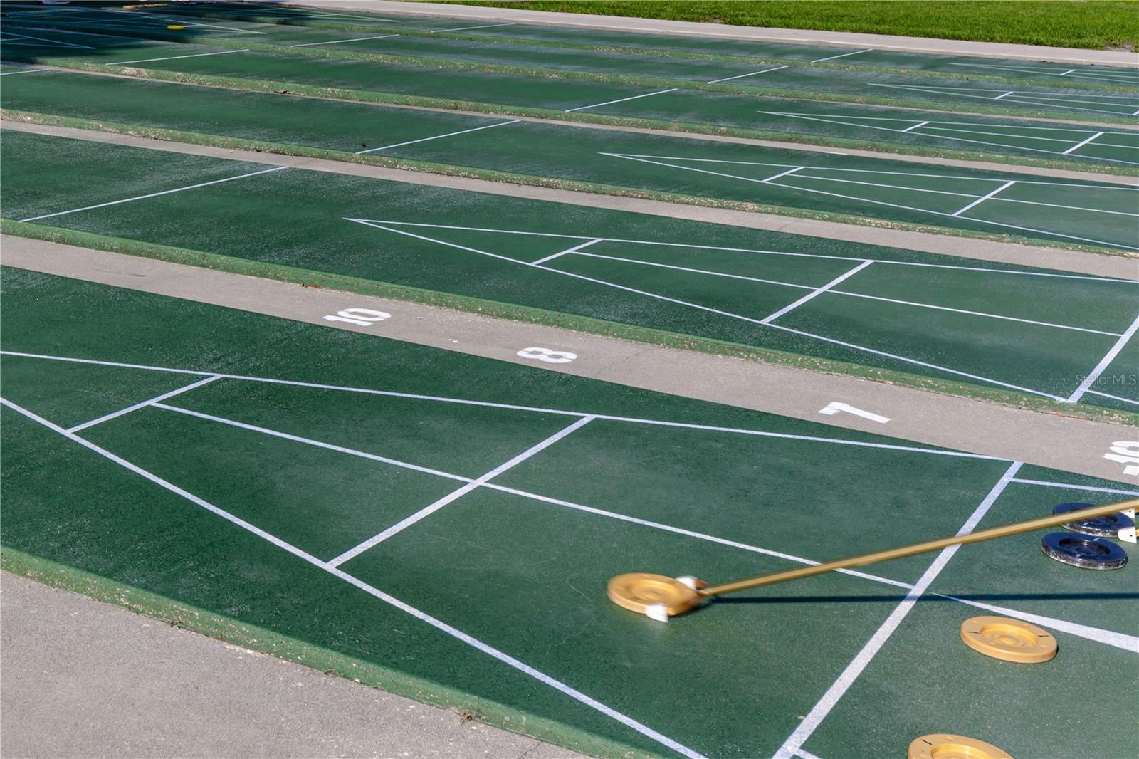 ON TOP OF THE WORLD - Residential