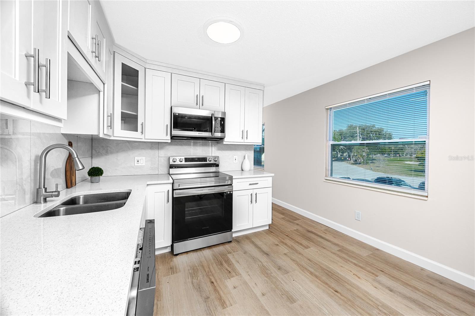 ON TOP OF THE WORLD - Residential